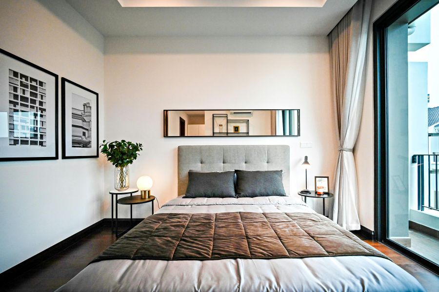 Small Room Design Secrets: Using Contrast to Create the Illusion of Space